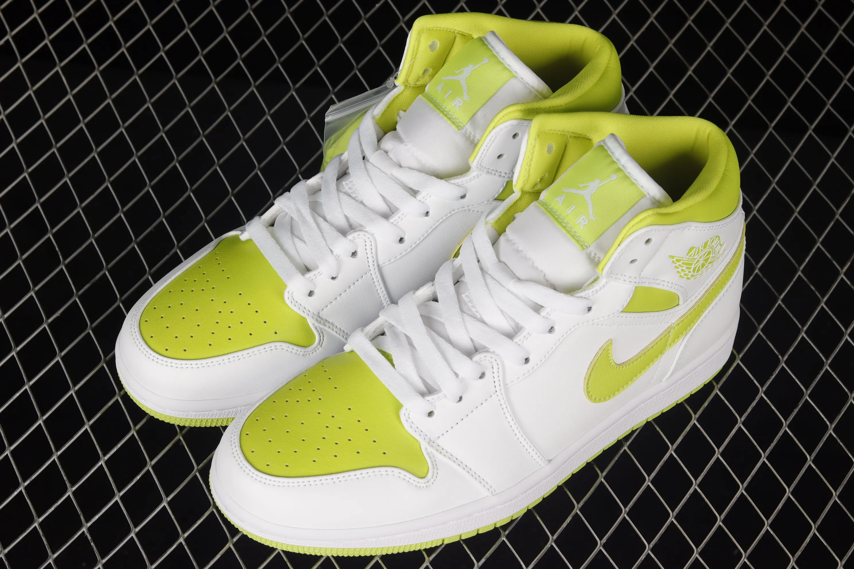 All Categories Air Jordan Jordan Series Basketball Shoes Air Jordan 1 Mid Air Jordan 1 Mid "White Lime" AJ1 Joe 1 Green Lime China Basketball Shoes BQ6472-131